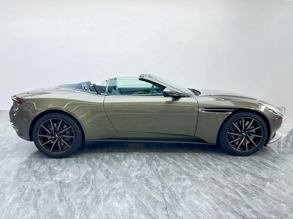 Aston Martin Aston Martin DB11