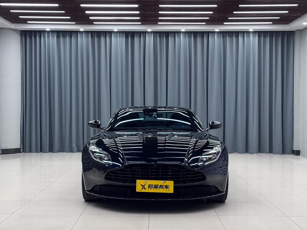 Aston Martin Aston Martin DB11