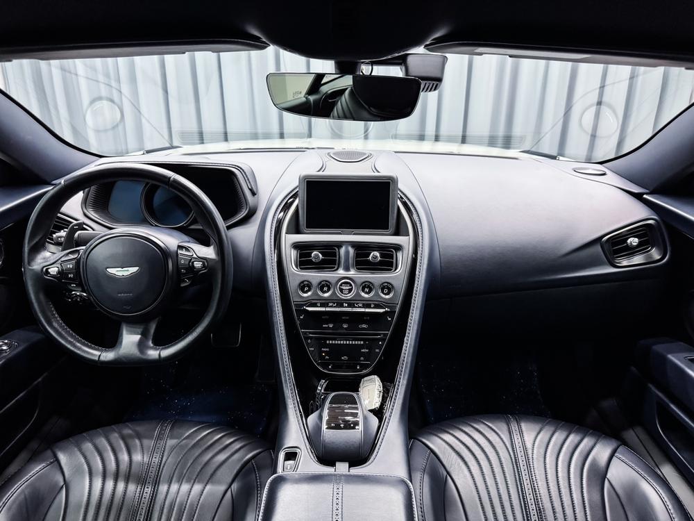 Aston Martin Aston Martin DB11