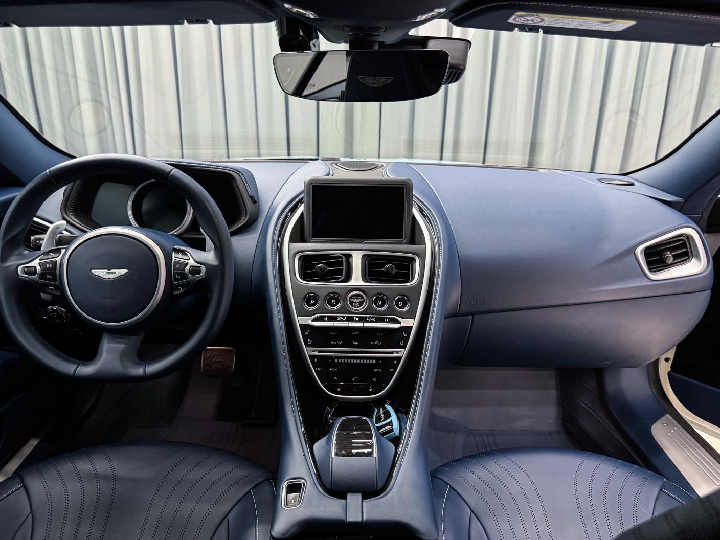 Aston Martin Aston Martin DB11
