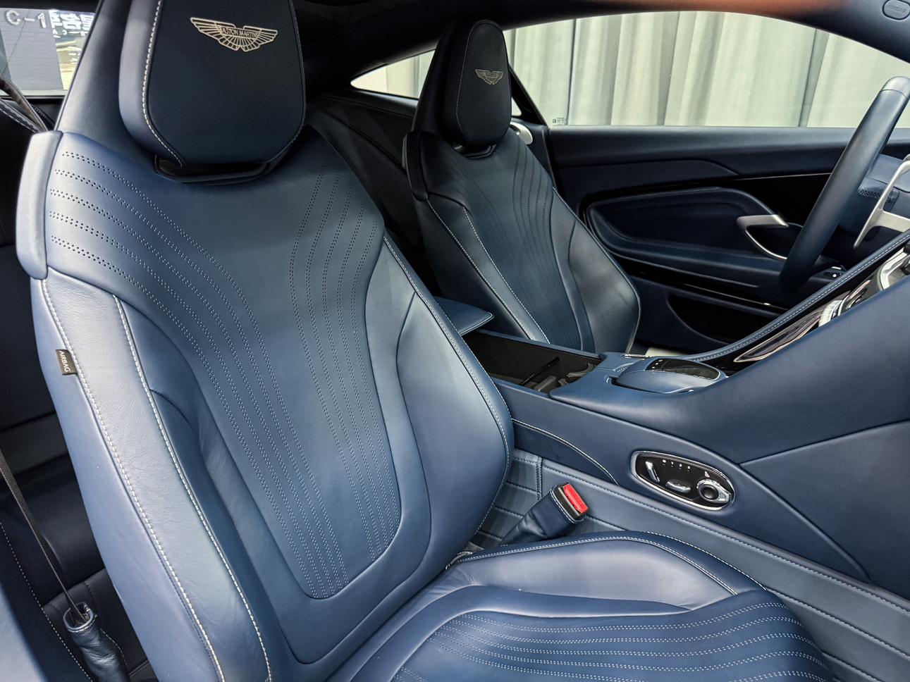 Aston Martin Aston Martin DB11
