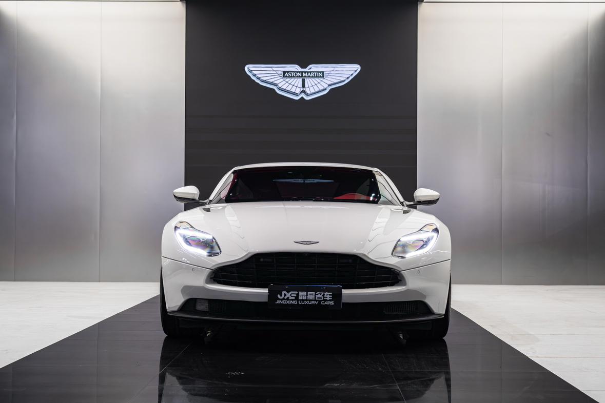 Aston Martin Aston Martin DB11