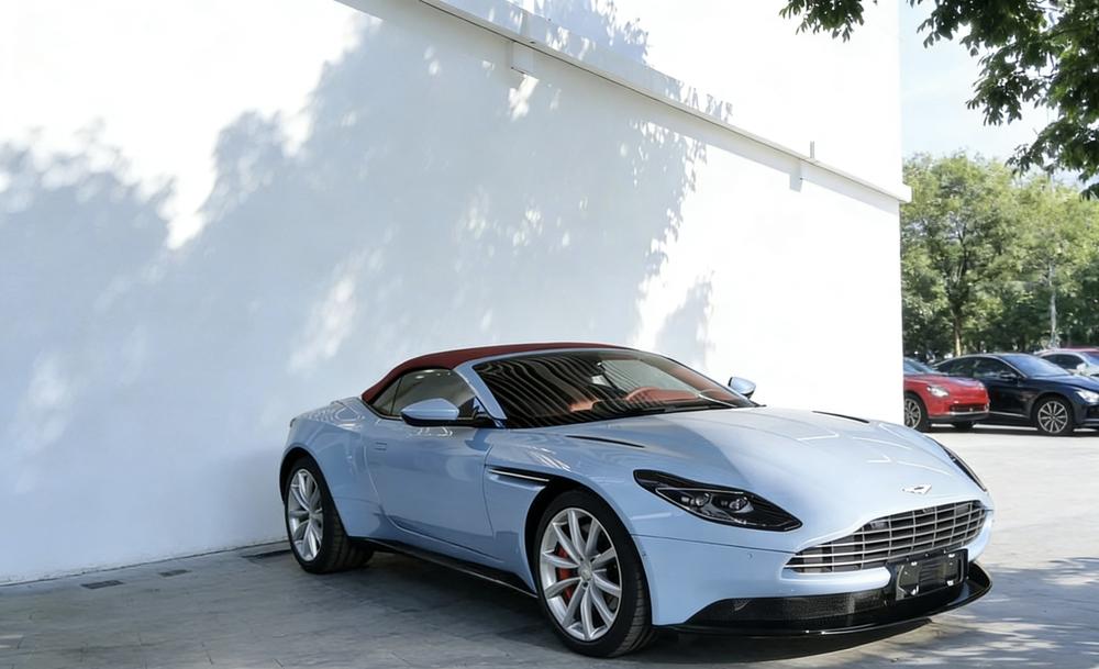 Aston Martin Aston Martin DB11