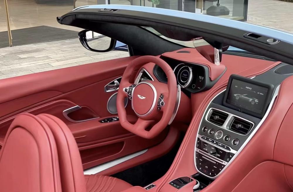 Aston Martin Aston Martin DB11