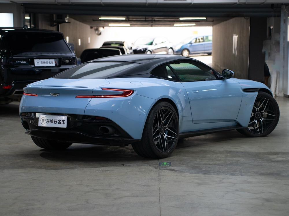 Aston Martin Aston Martin DB11