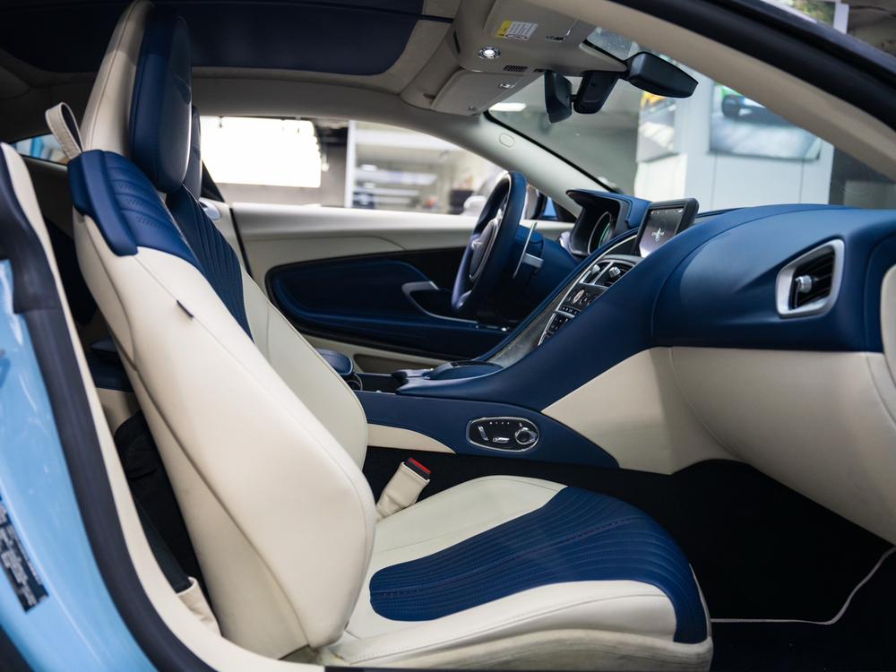 Aston Martin Aston Martin DB11