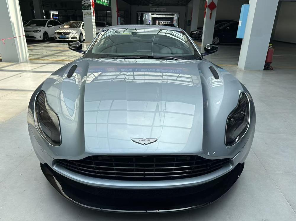 Aston Martin Aston Martin DB11