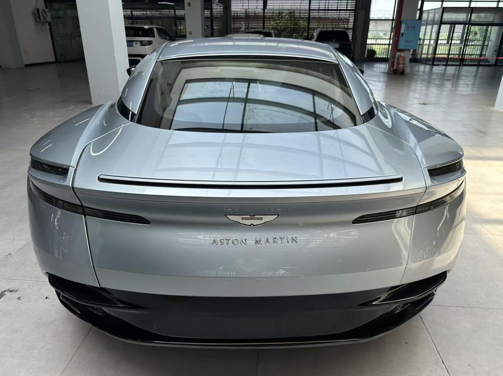 Aston Martin Aston Martin DB11