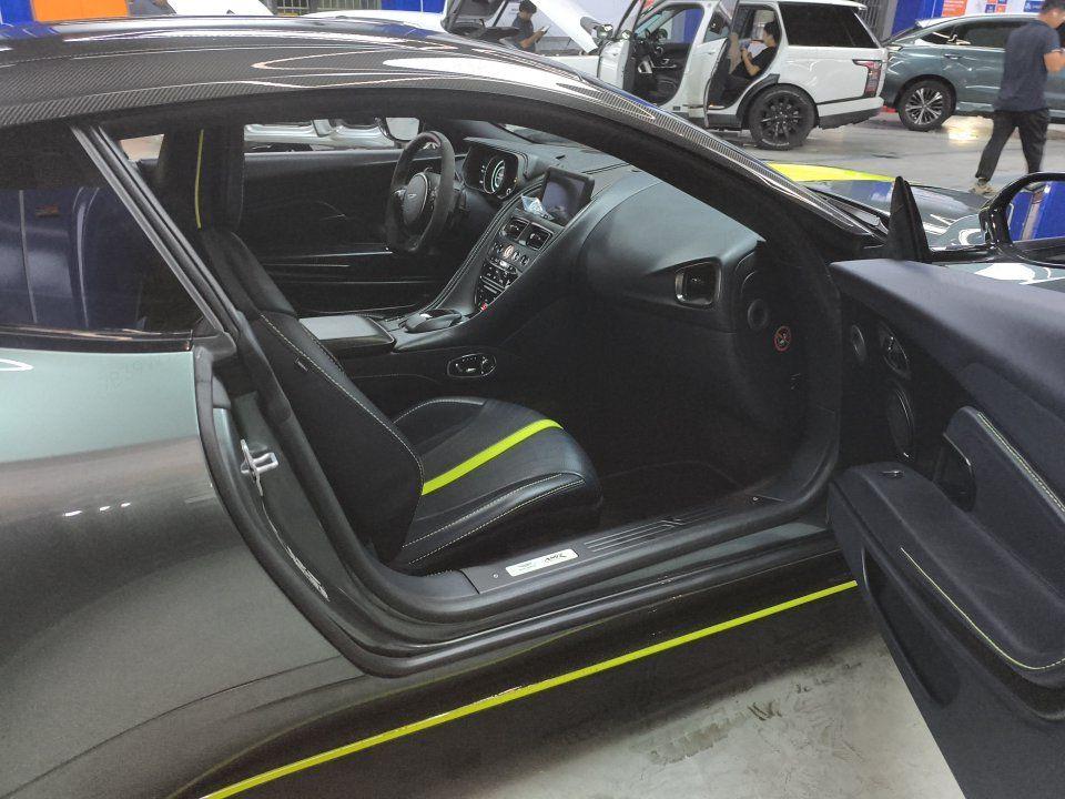 Aston Martin Aston Martin DB11