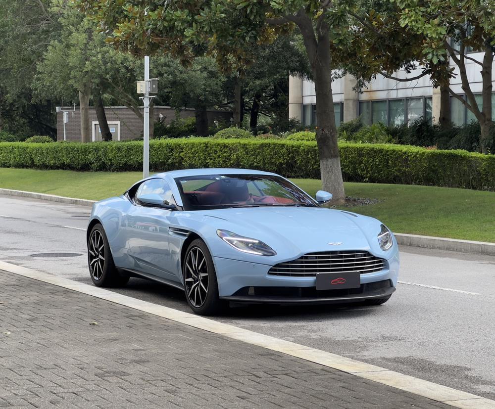 Aston Martin Aston Martin DB11