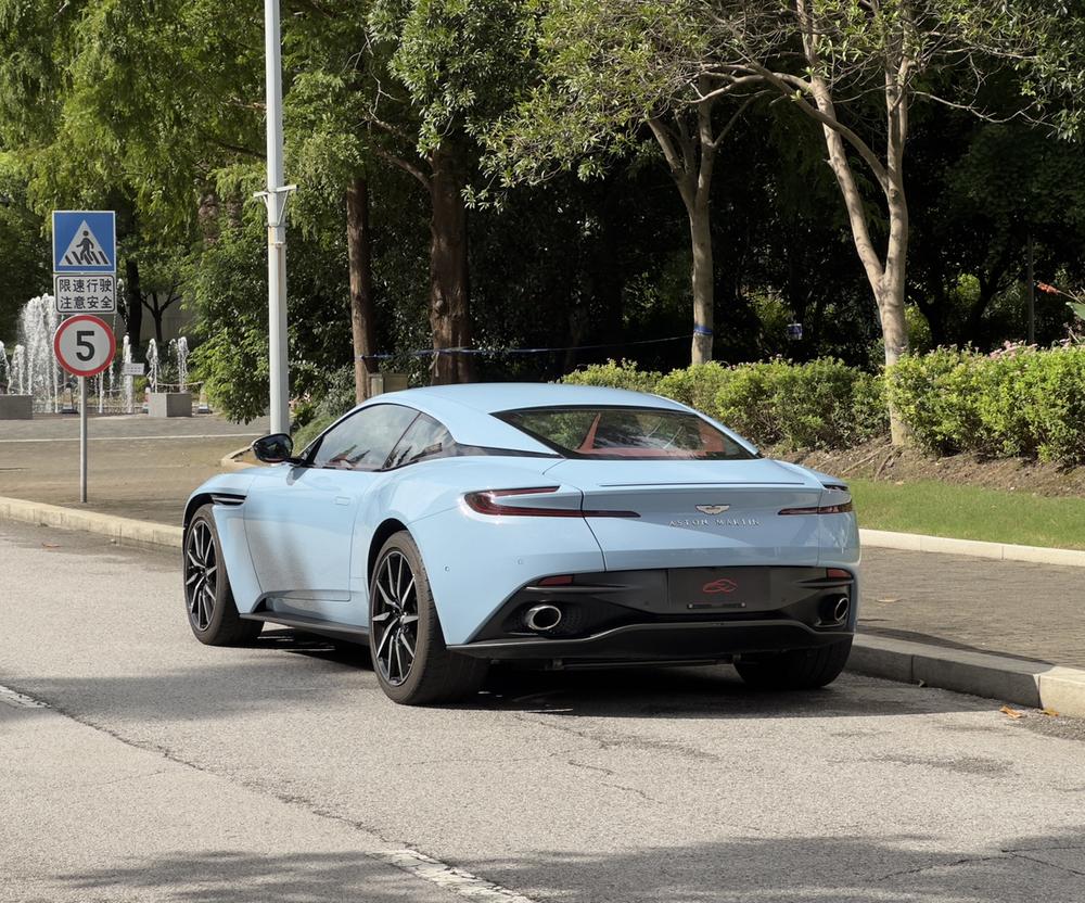 Aston Martin Aston Martin DB11