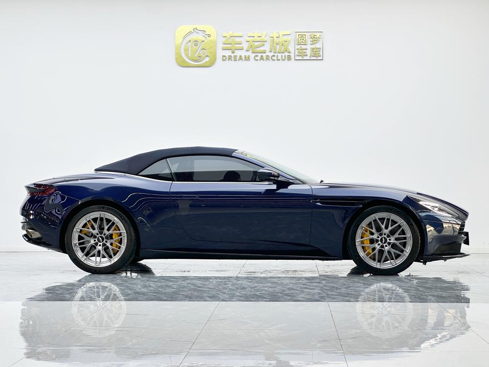 Aston Martin Aston Martin DB11