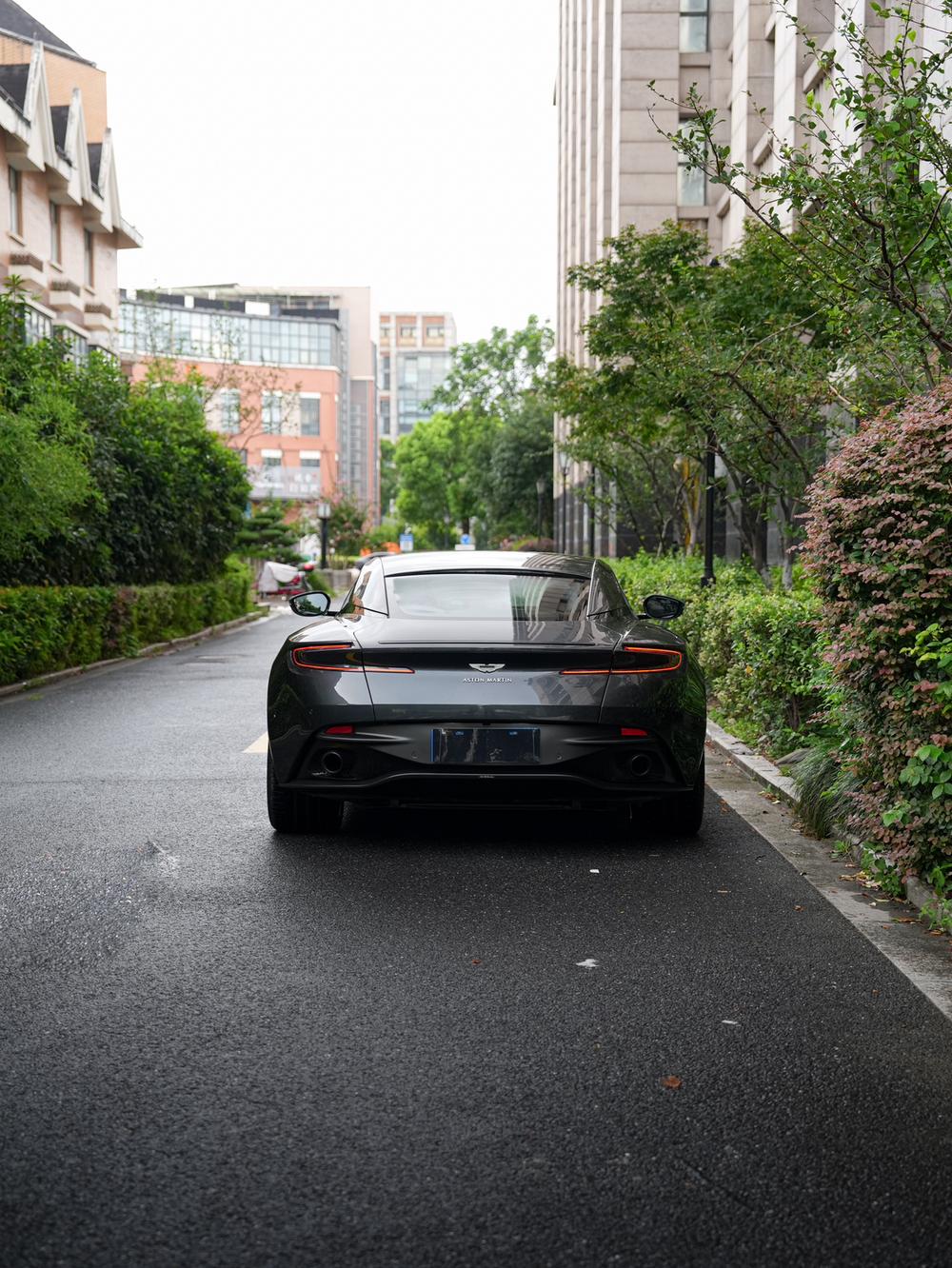 Aston Martin Aston Martin DB11