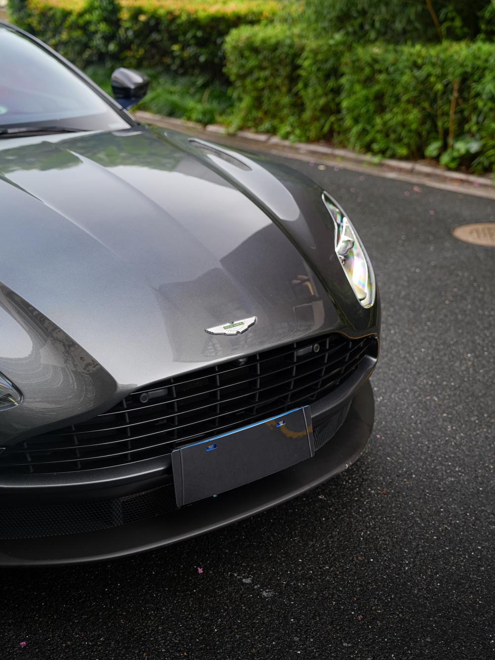 Aston Martin Aston Martin DB11