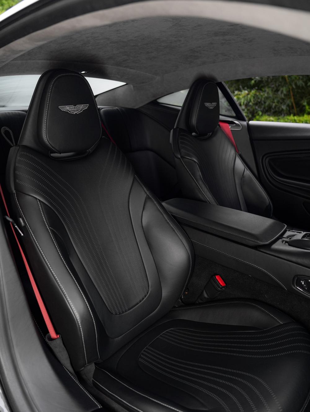 Aston Martin Aston Martin DB11