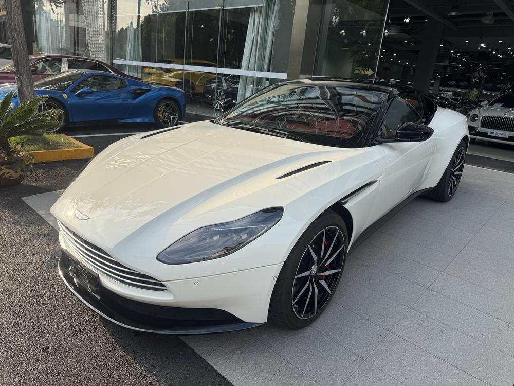 Aston Martin Aston Martin DB11