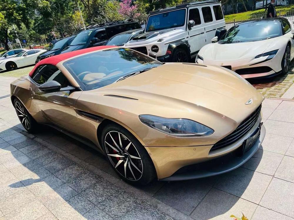 Aston Martin Aston Martin DB11