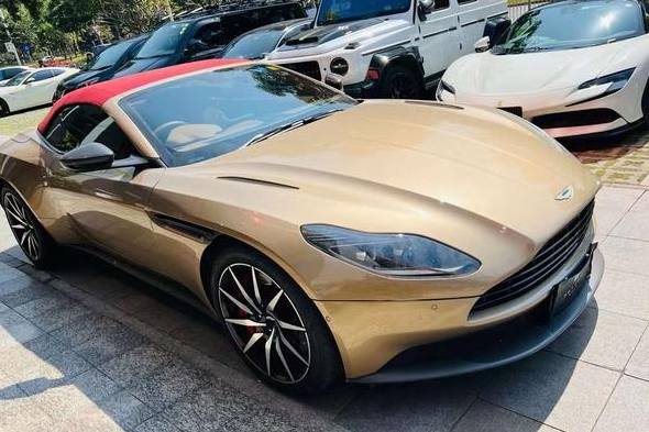 Aston Martin Aston Martin DB11