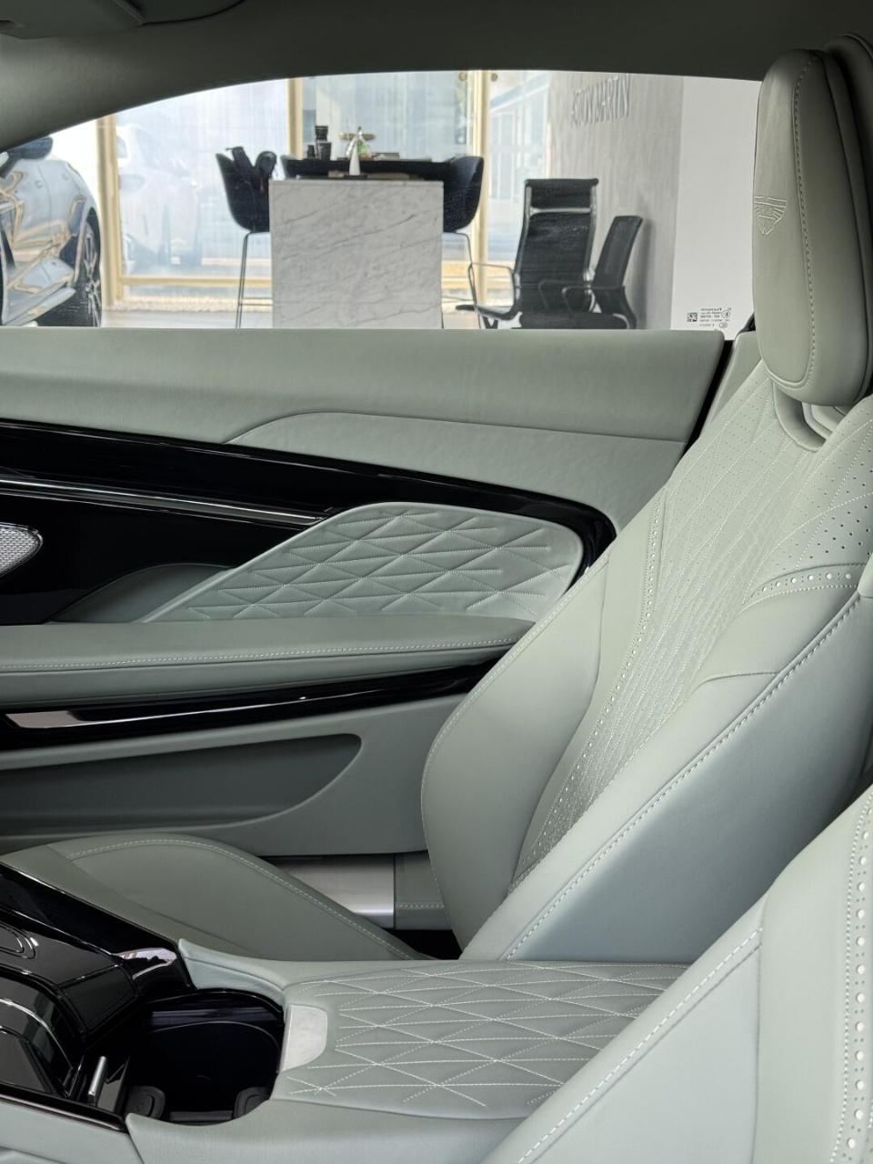 Aston Martin Aston Martin DB12