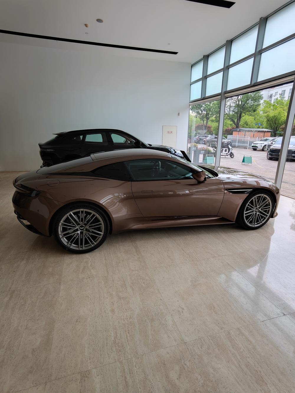 Aston Martin Aston Martin DB12