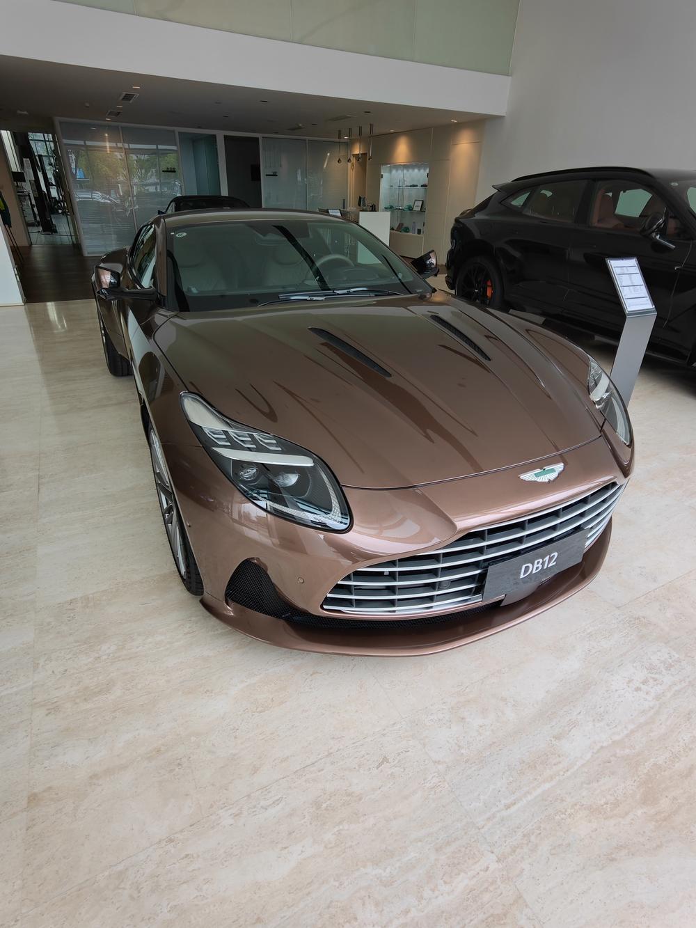 Aston Martin Aston Martin DB12