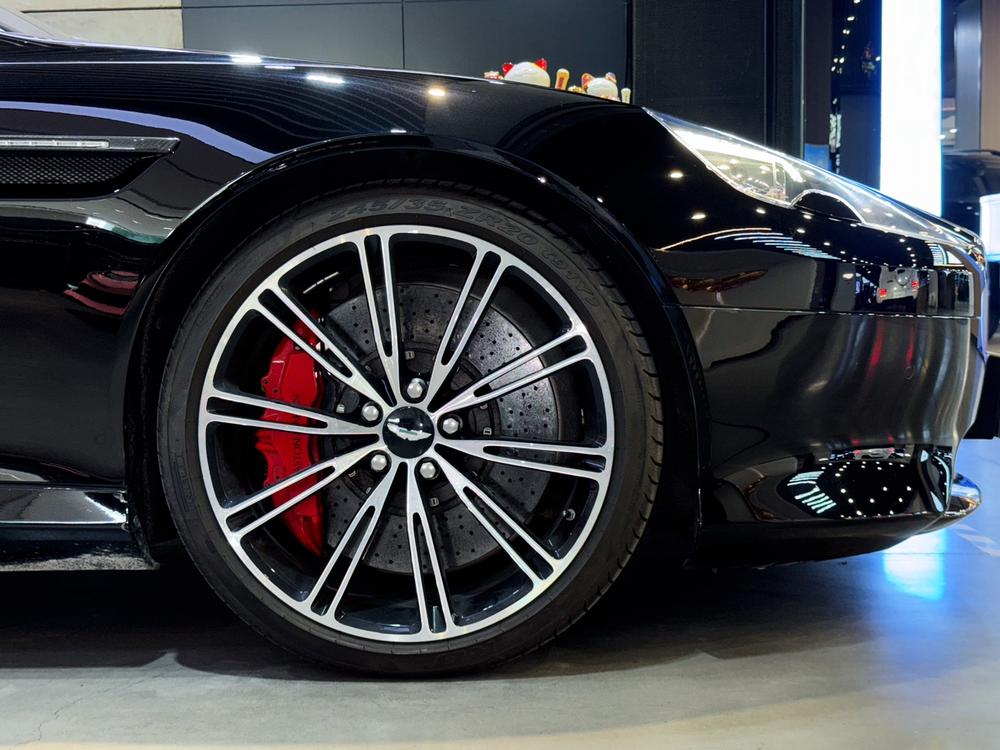 Aston Martin Aston Martin DB9