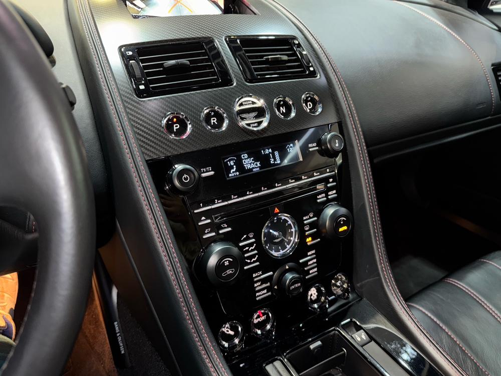 Aston Martin Aston Martin DB9