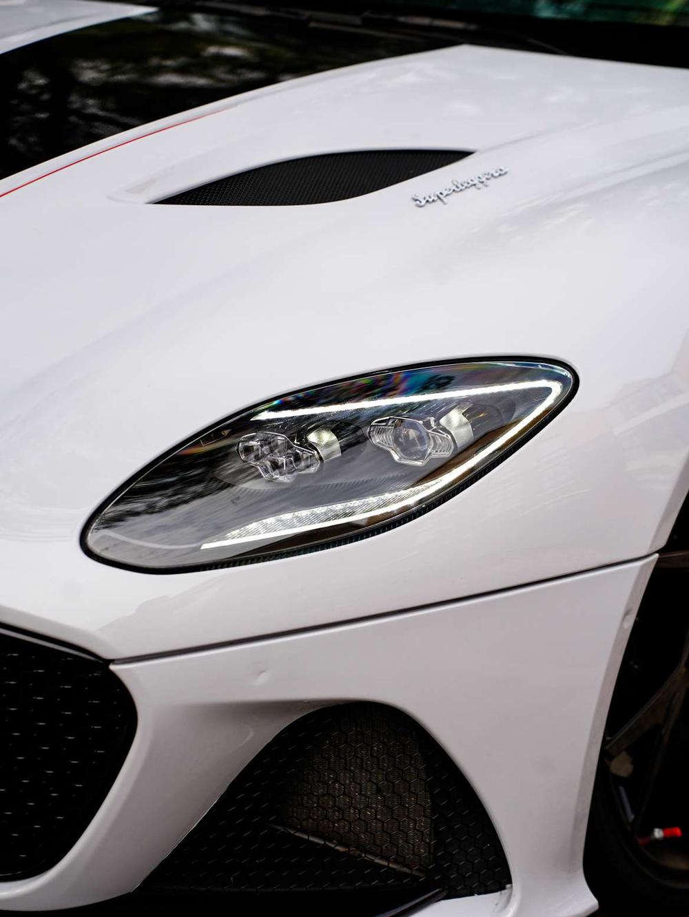 Aston Martin Aston Martin DBS