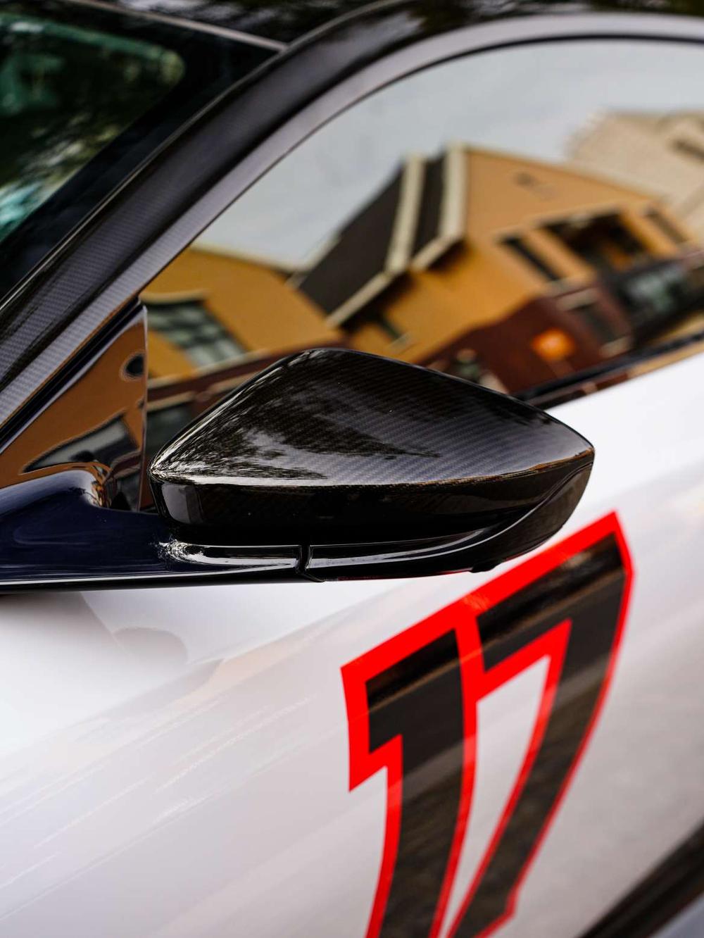 Aston Martin Aston Martin DBS