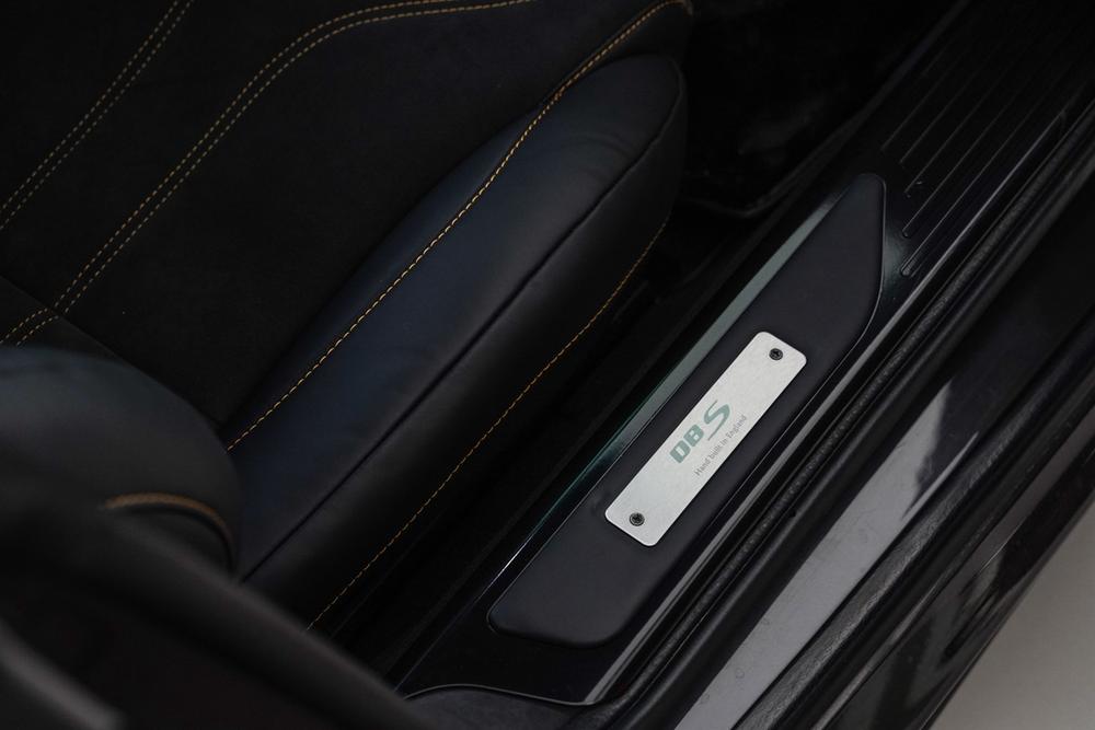 Aston Martin Aston Martin DBS
