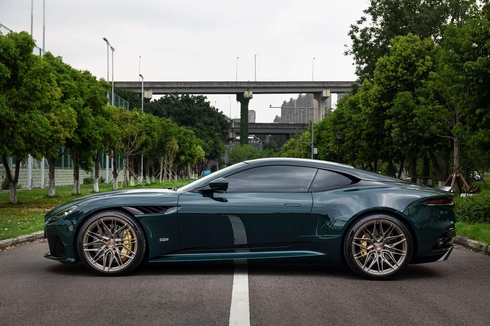Aston Martin Aston Martin DBS
