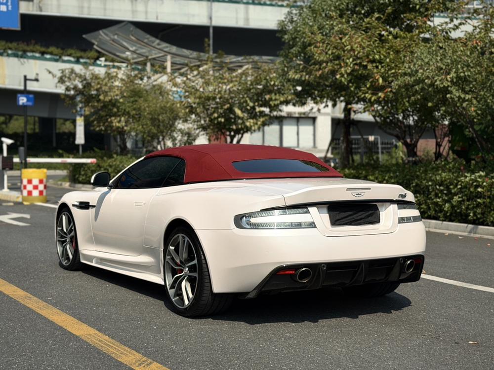 Aston Martin Aston Martin DBS
