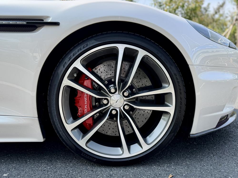 Aston Martin Aston Martin DBS