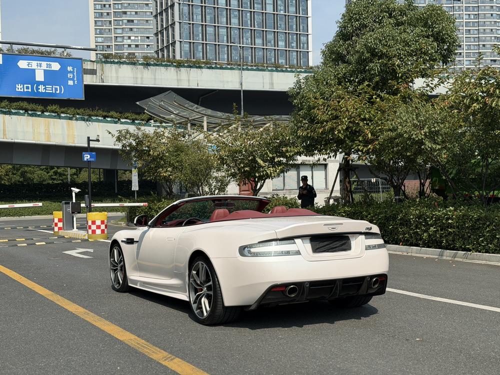 Aston Martin Aston Martin DBS