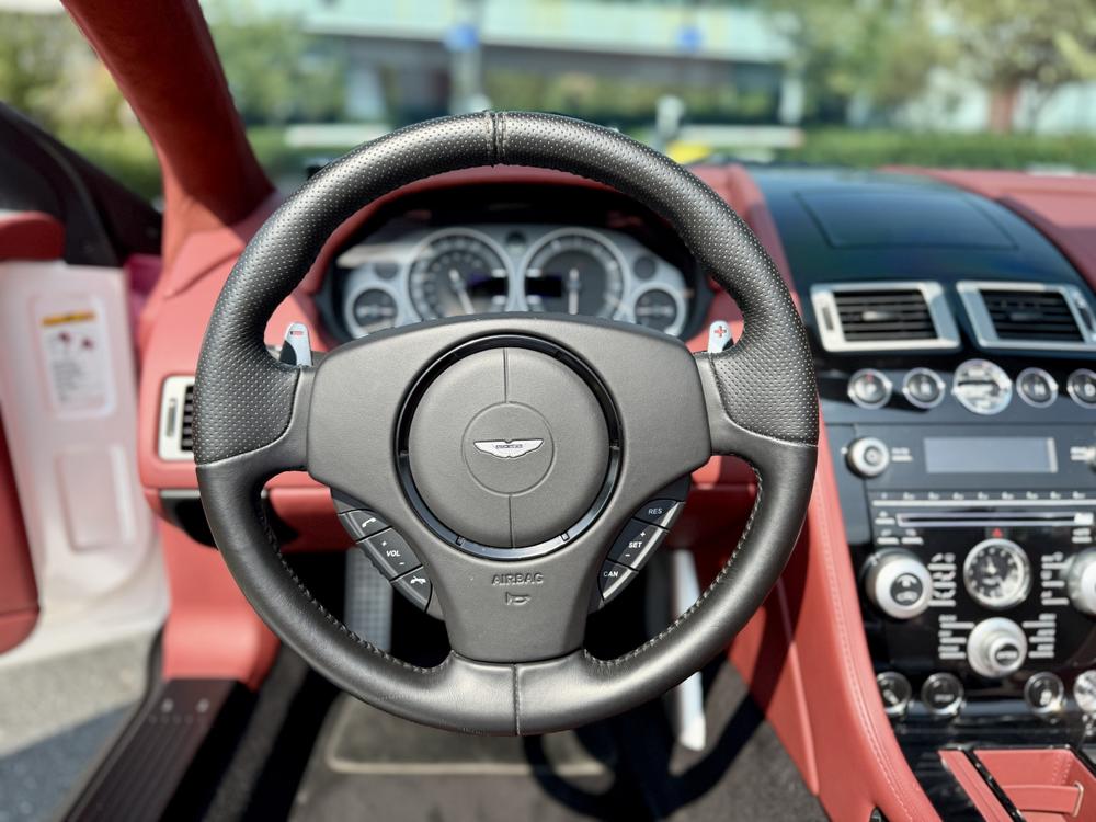 Aston Martin Aston Martin DBS