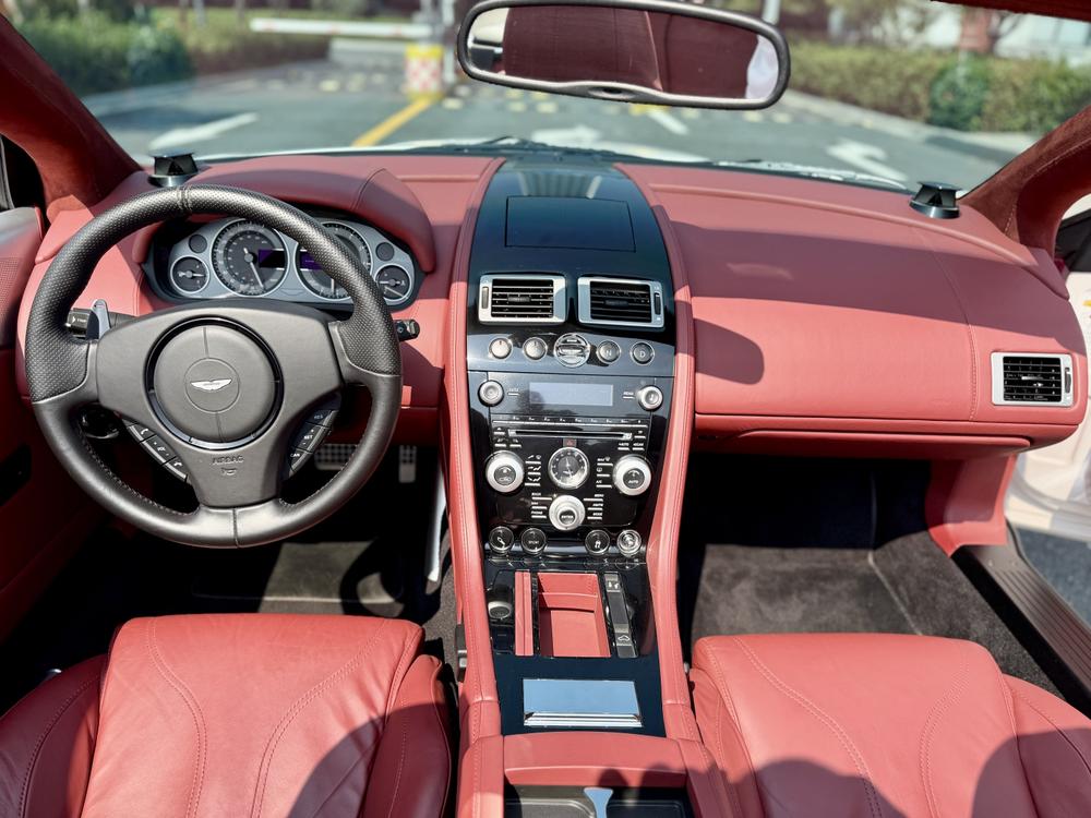 Aston Martin Aston Martin DBS