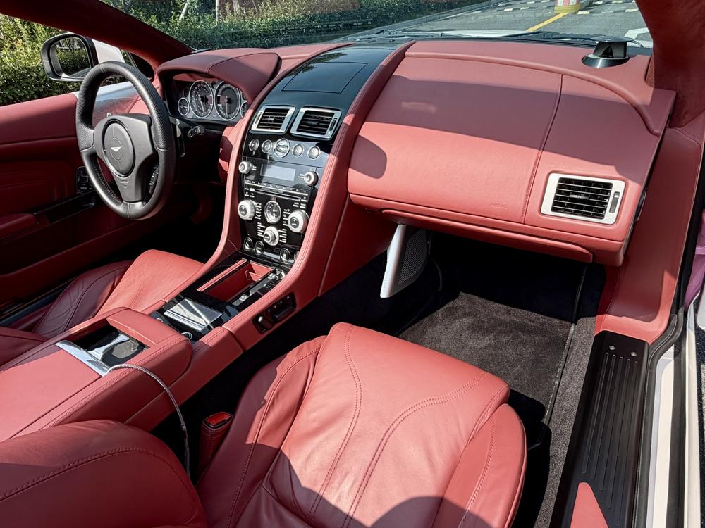 Aston Martin Aston Martin DBS