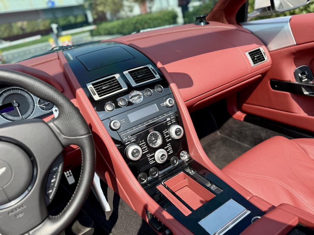 Aston Martin Aston Martin DBS