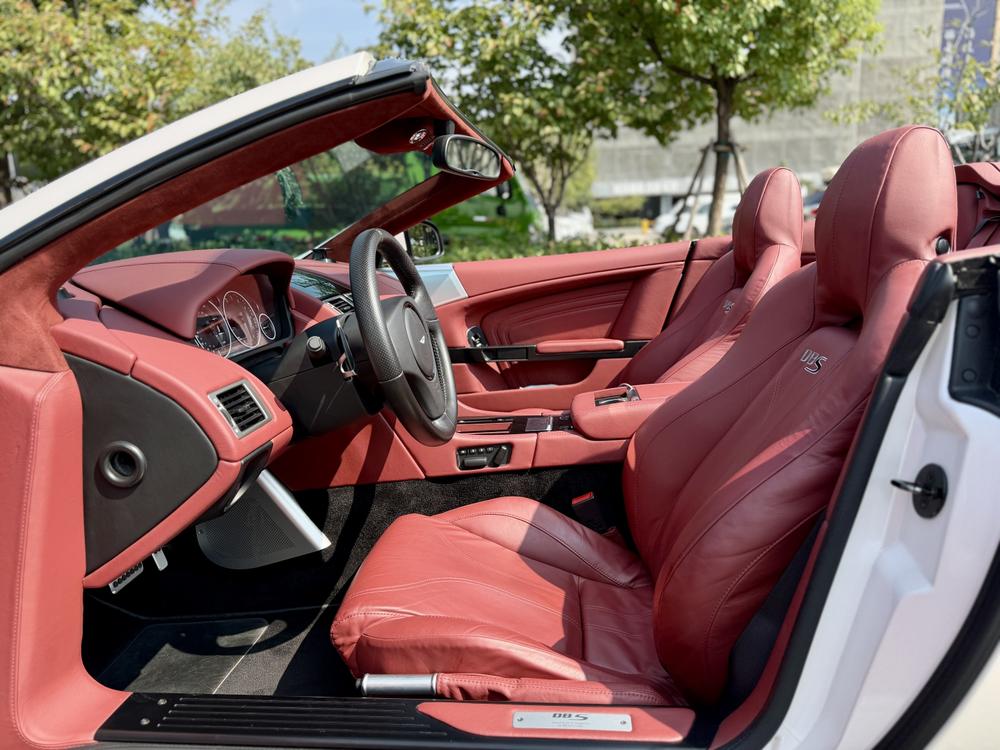 Aston Martin Aston Martin DBS
