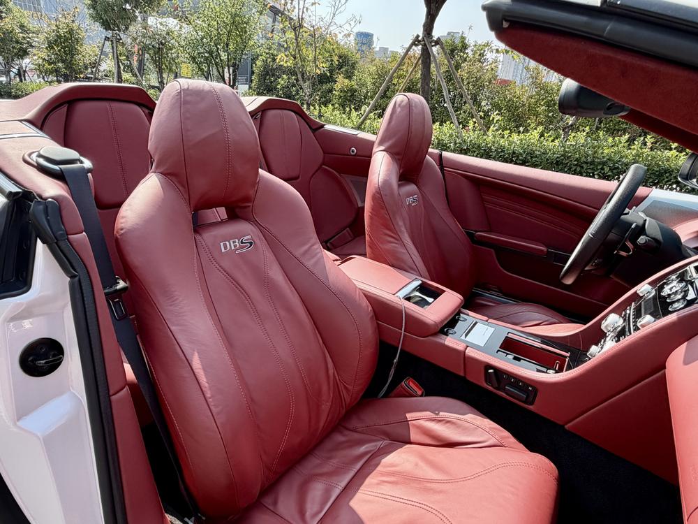Aston Martin Aston Martin DBS