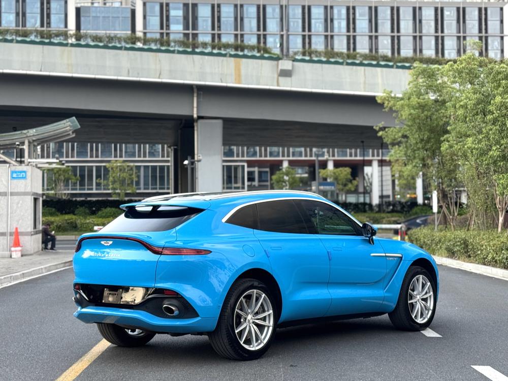 Aston Martin Aston Martin DBX