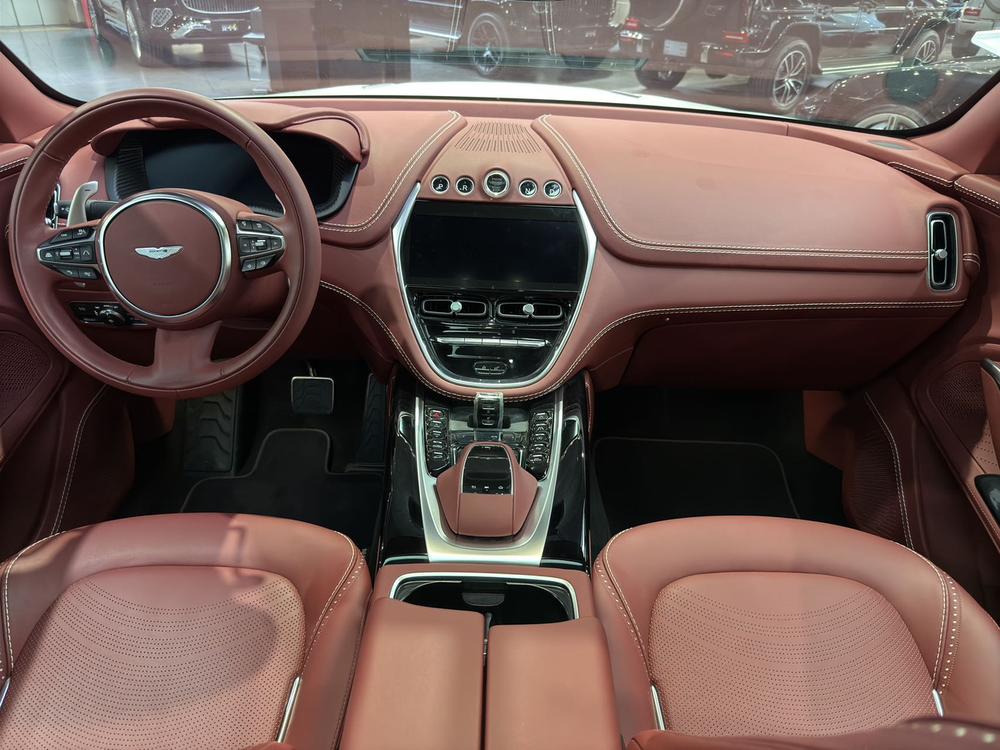 Aston Martin Aston Martin DBX