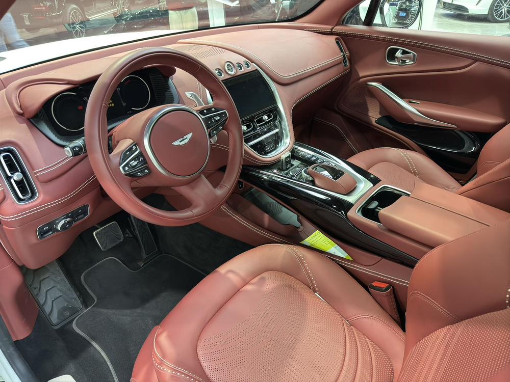 Aston Martin Aston Martin DBX