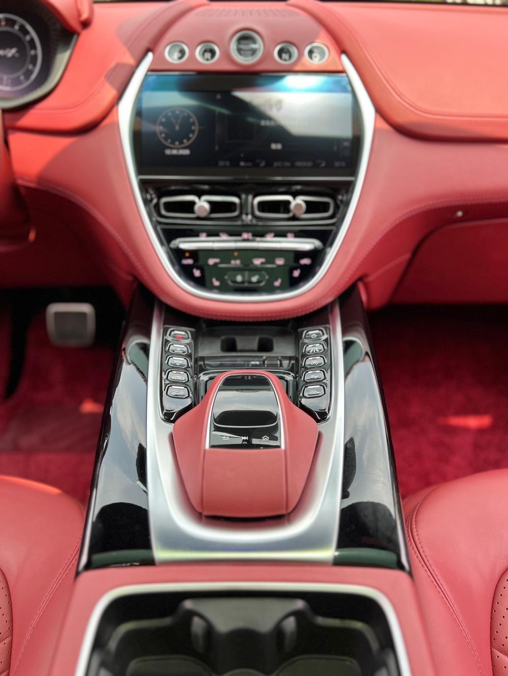 Aston Martin Aston Martin DBX