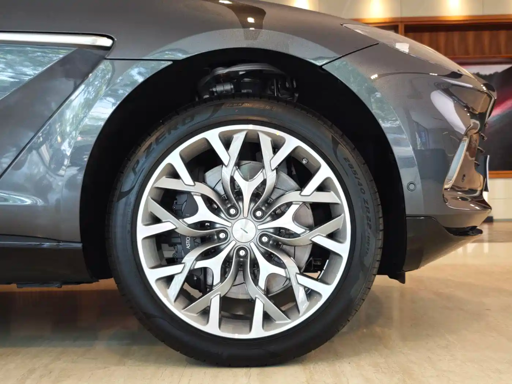 Aston Martin Aston Martin DBX