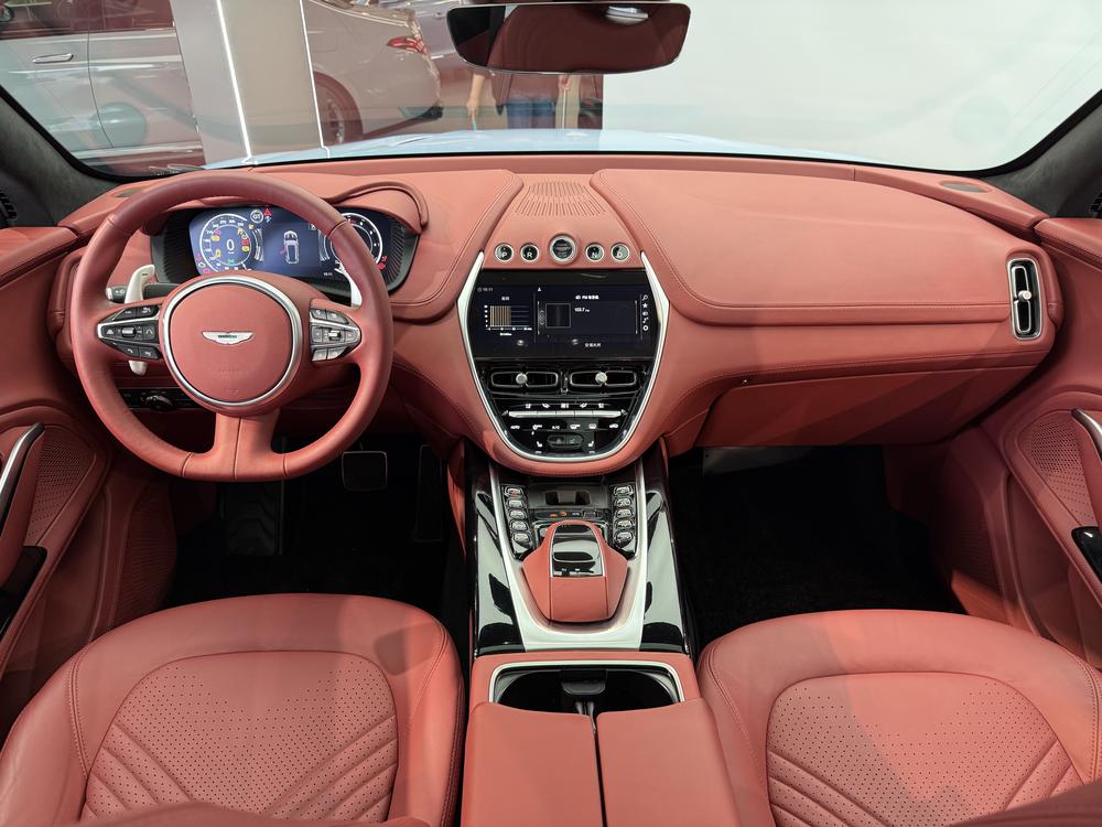 Aston Martin Aston Martin DBX