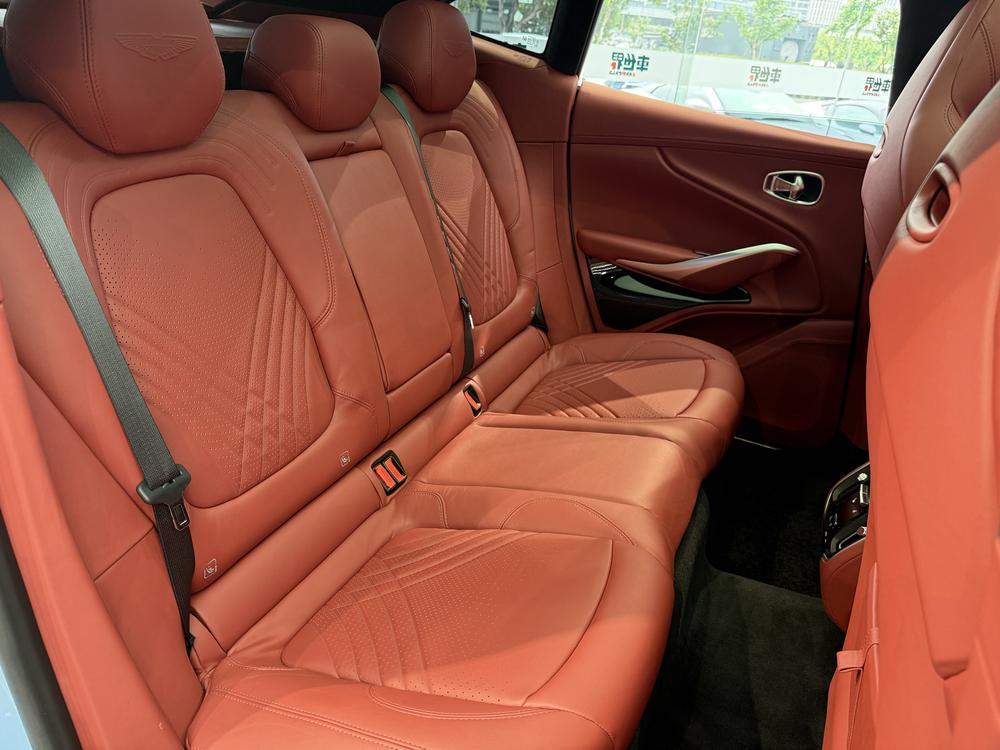 Aston Martin Aston Martin DBX