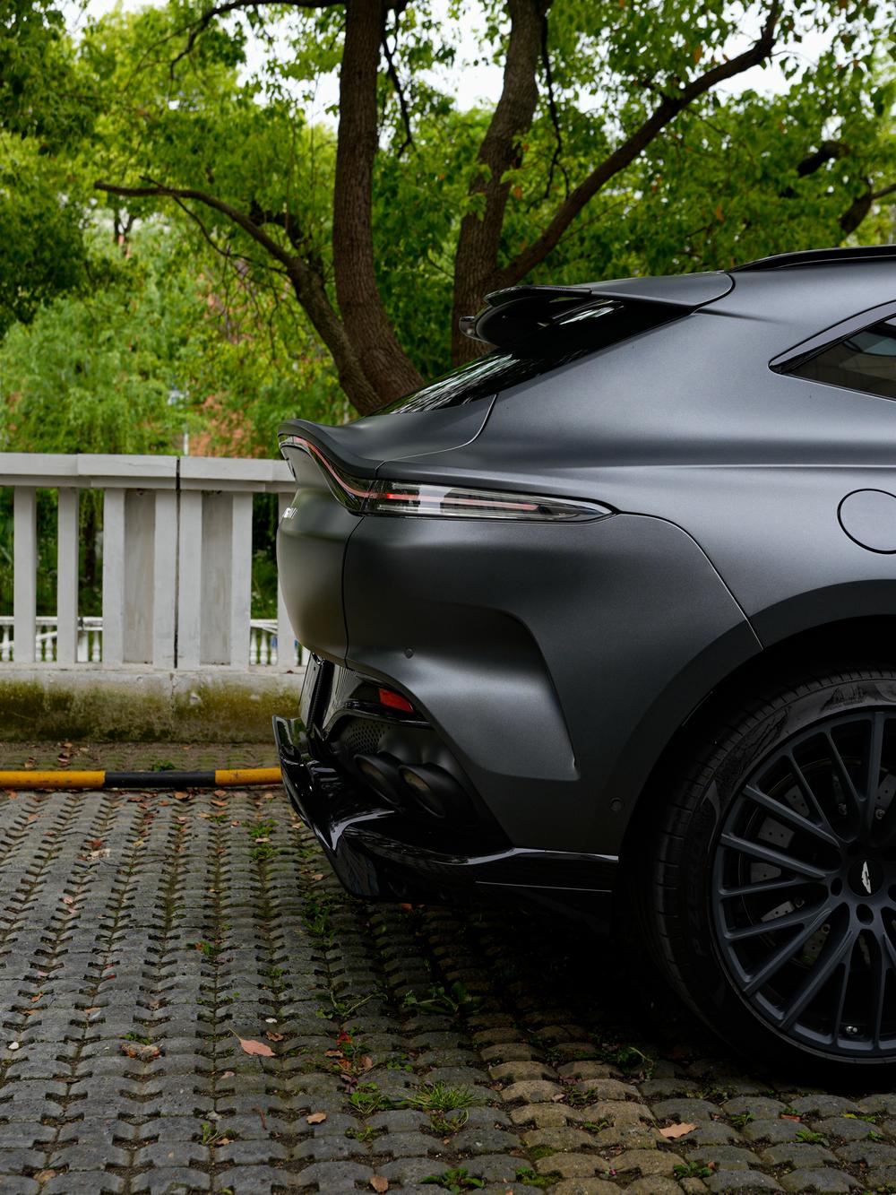 Aston Martin Aston Martin DBX