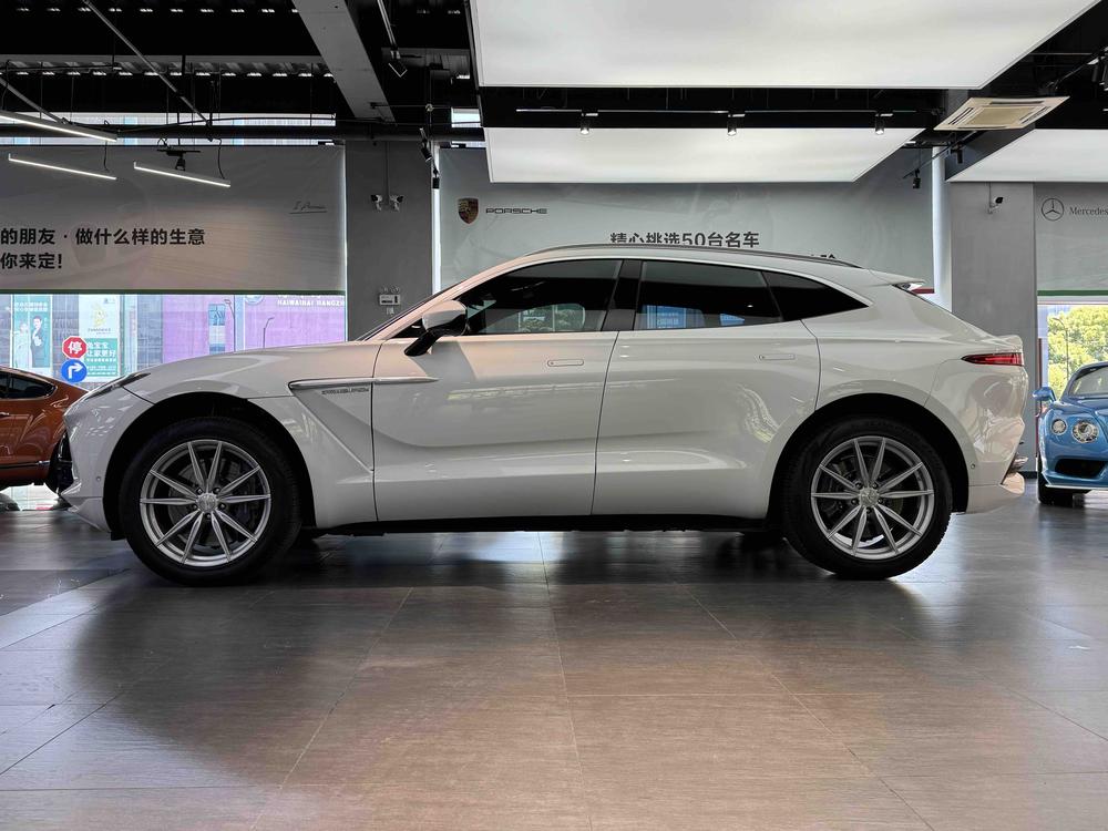 Aston Martin Aston Martin DBX