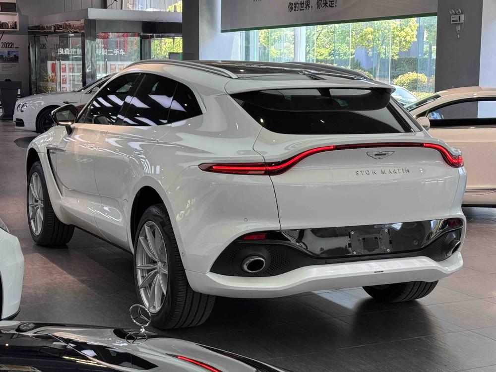 Aston Martin Aston Martin DBX